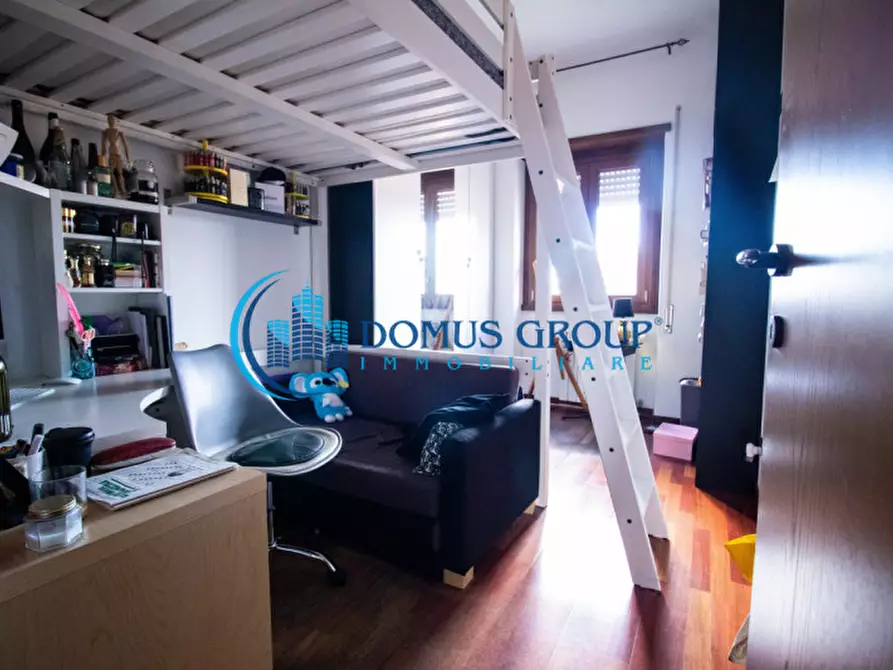 Immagine 6 di Appartamento in vendita  in Via Limbiate a Roma