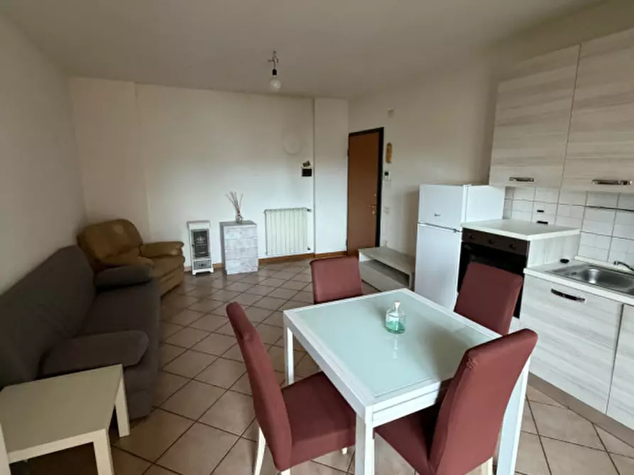 Immagine 5 di Appartamento in affitto  a Prato