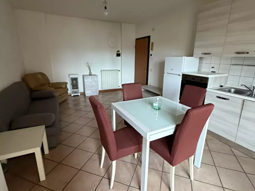 Immagine 6 di Appartamento in affitto  a Prato