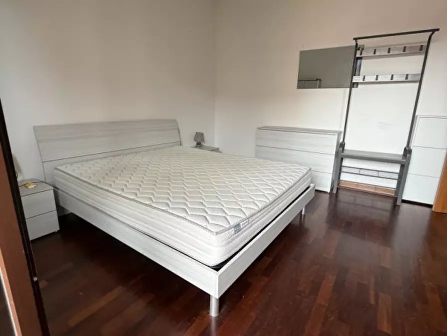 Immagine 11 di Appartamento in affitto  a Prato