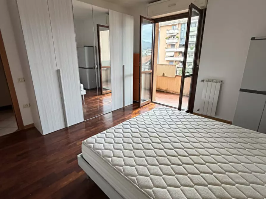 Immagine 14 di Appartamento in affitto  a Prato