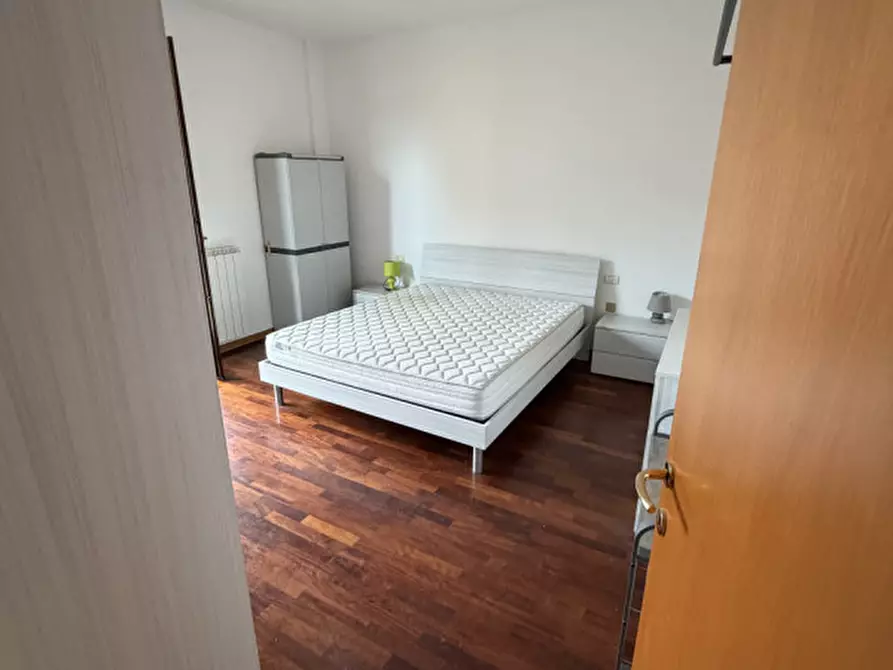 Immagine 17 di Appartamento in affitto  a Prato