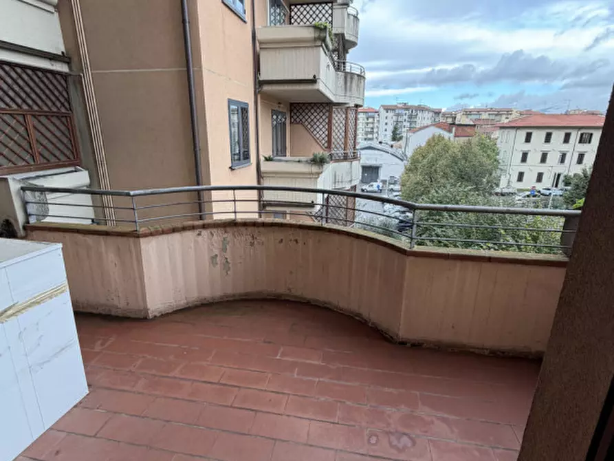 Immagine 18 di Appartamento in affitto  a Prato