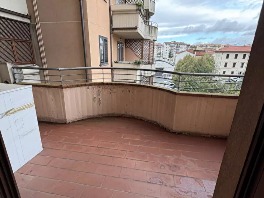 Immagine 19 di Appartamento in affitto  a Prato