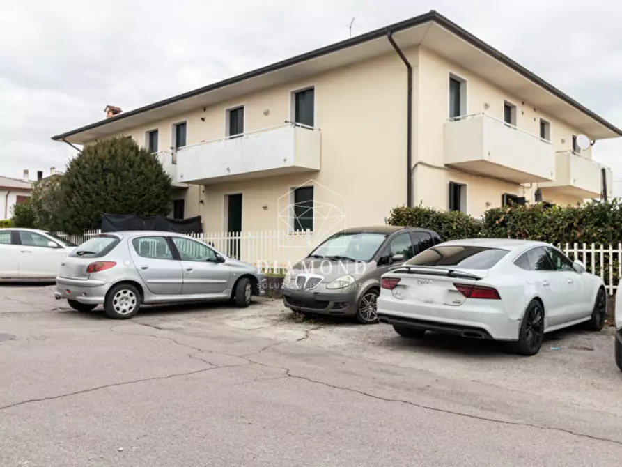 Immagine 4 di Palazzo in vendita  in Via Asolana a Fonte