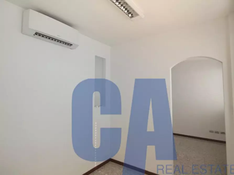 Immagine 3 di Ufficio in affitto  in VIA POPULONIA a Milano