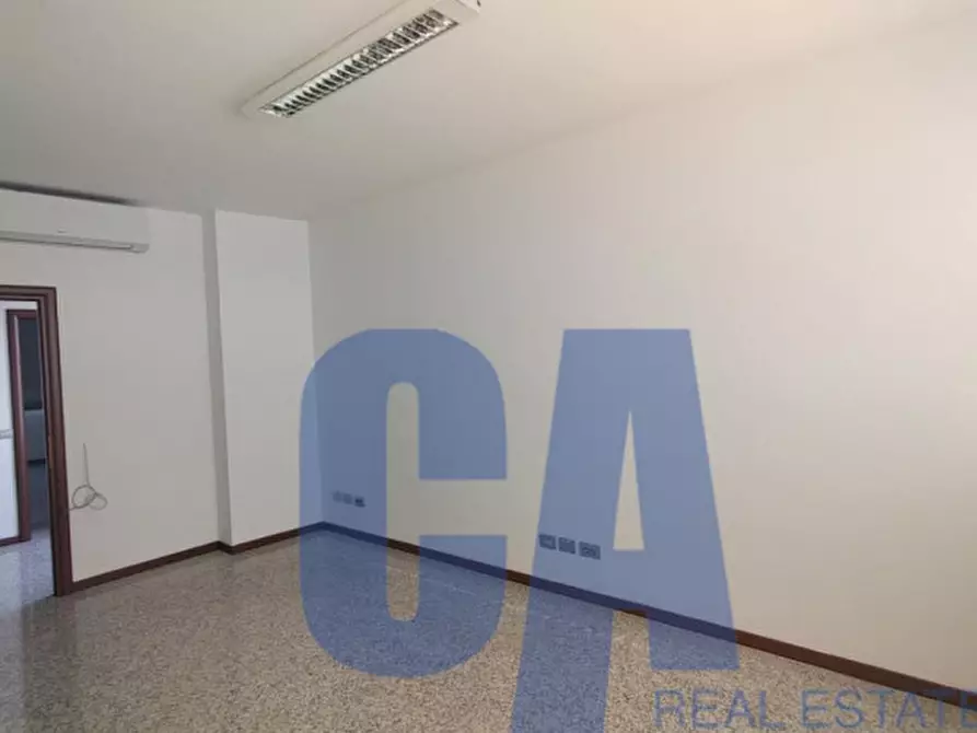 Immagine 4 di Ufficio in affitto  in VIA POPULONIA a Milano