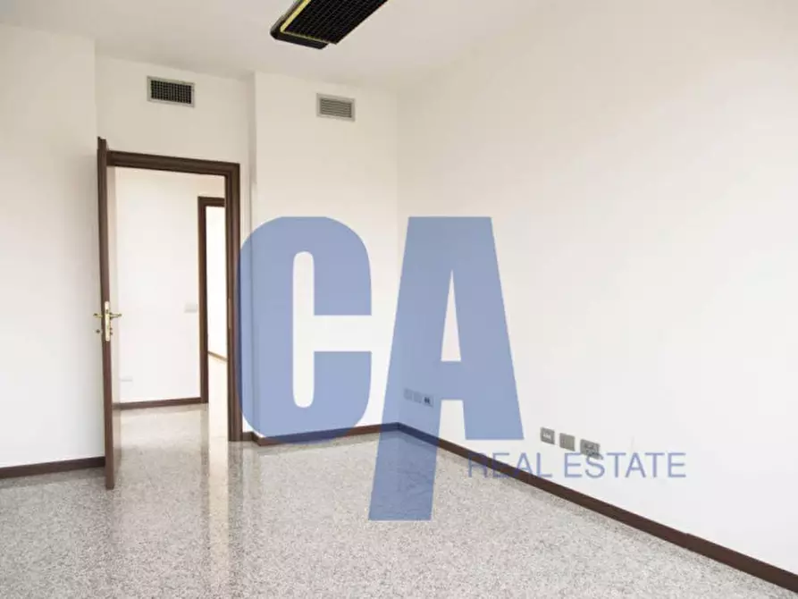 Immagine 9 di Ufficio in affitto  in VIA POPULONIA a Milano