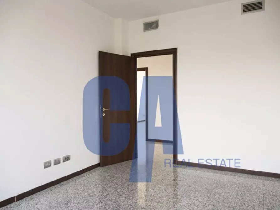 Immagine 10 di Ufficio in affitto  in VIA POPULONIA a Milano