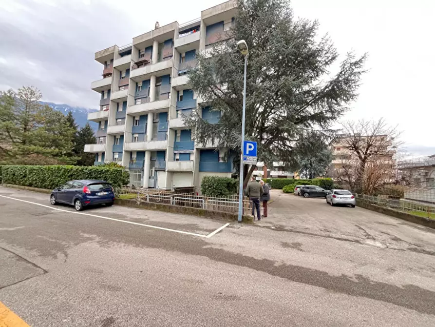 Immagine 2 di Garage in vendita  in Via la Clarina a Trento