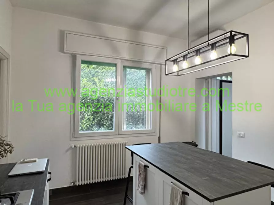 Immagine 2 di Casa indipendente in vendita  in Via Porto di Cavergnago 12 a Venezia