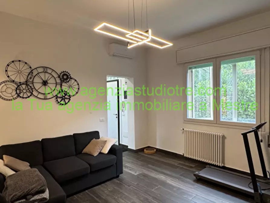 Immagine 6 di Casa indipendente in vendita  in Via Porto di Cavergnago 12 a Venezia