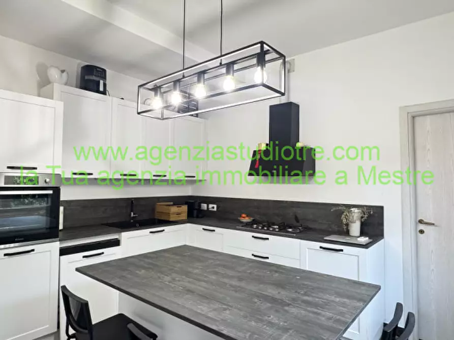 Immagine 9 di Casa indipendente in vendita  in Via Porto di Cavergnago 12 a Venezia