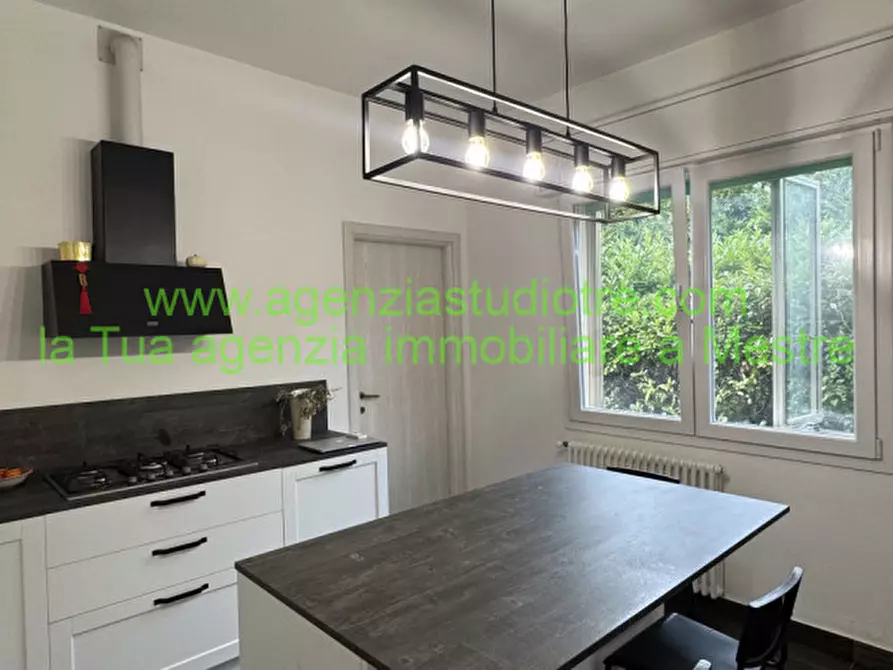 Immagine 10 di Casa indipendente in vendita  in Via Porto di Cavergnago 12 a Venezia