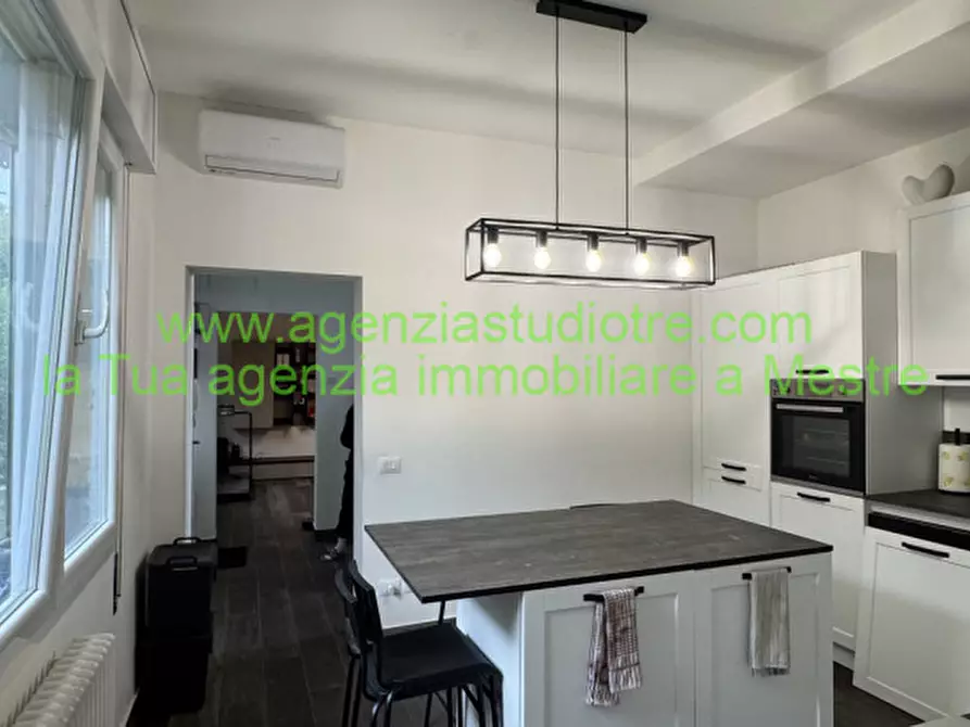 Immagine 15 di Casa indipendente in vendita  in Via Porto di Cavergnago 12 a Venezia