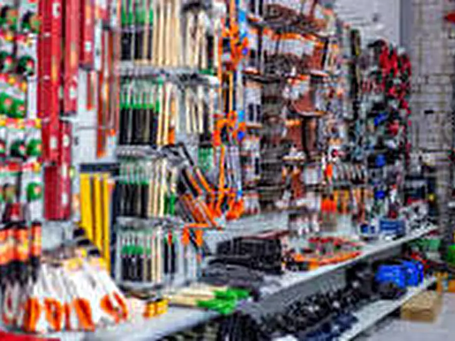 Immagine 4 di Attività commerciale in vendita  a Padova