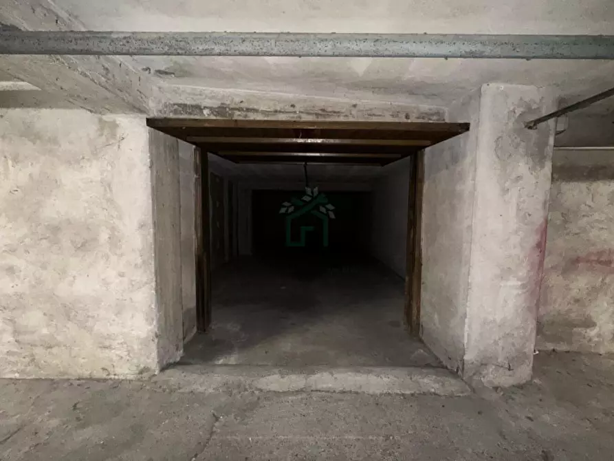 Immagine 2 di Garage in vendita  in Via Strà a Caldiero