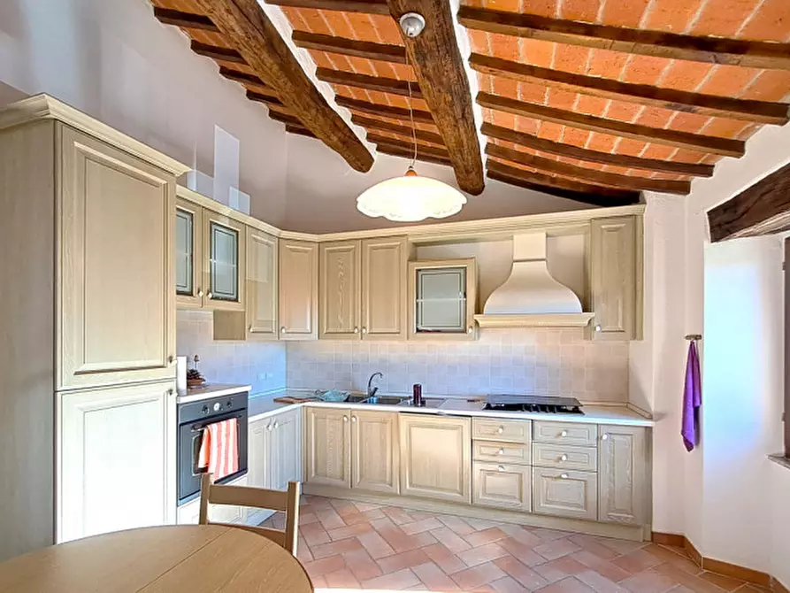 Immagine 8 di Rustico / casale in vendita  a Passignano Sul Trasimeno