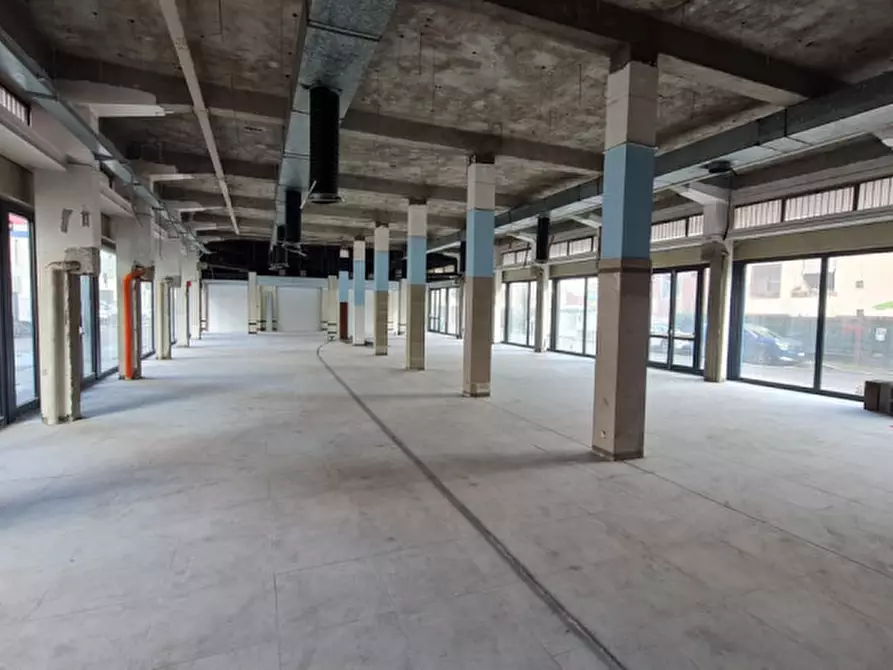 Immagine 6 di Attività commerciale in affitto  in Via Francesco Petrarca a Buccinasco