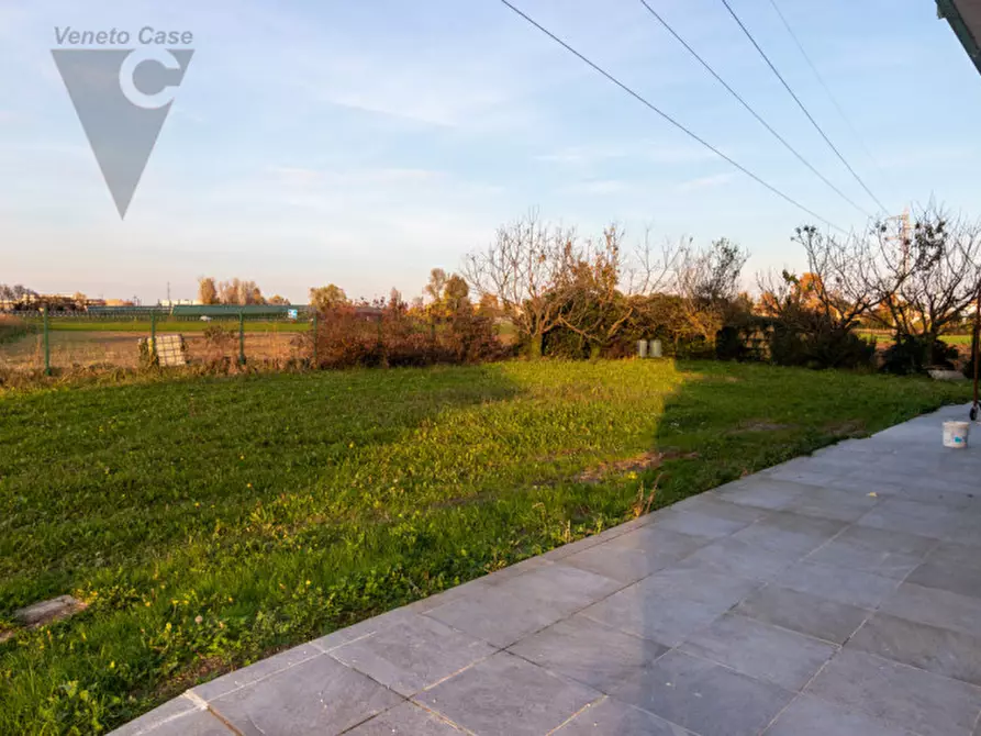 Immagine 8 di Casa bifamiliare in vendita  a Ponte San Nicolò