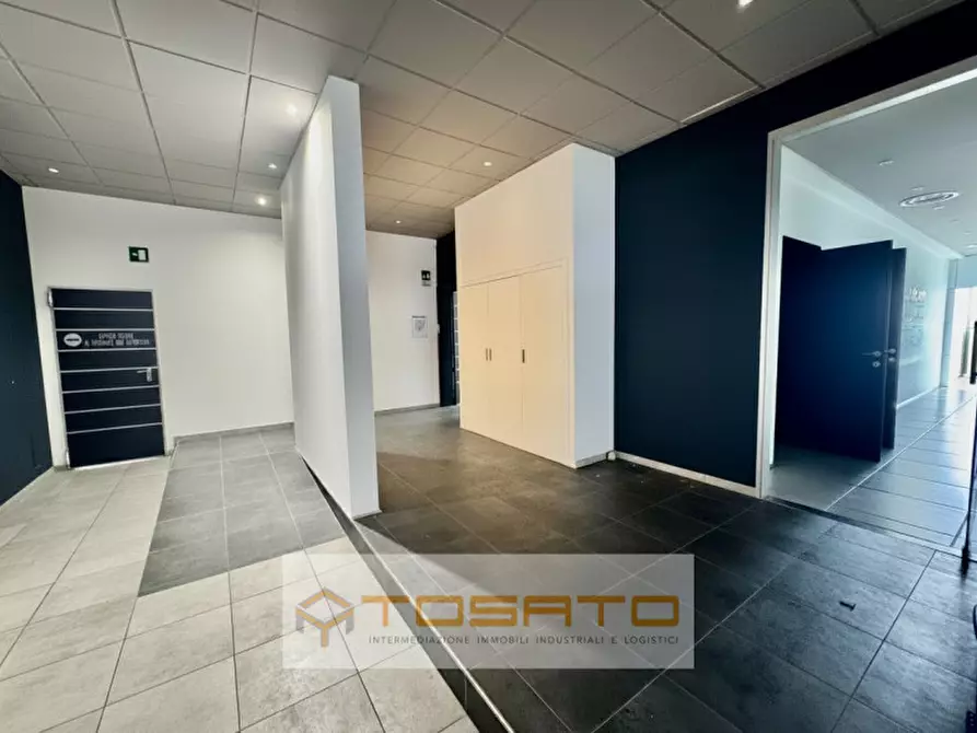 Immagine 18 di Ufficio in affitto  a Zevio