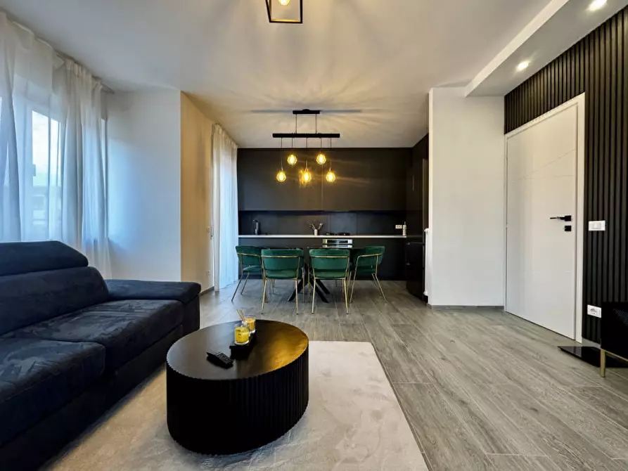 Immagine 2 di Appartamento in vendita  in Via Meucci 8 a Schio