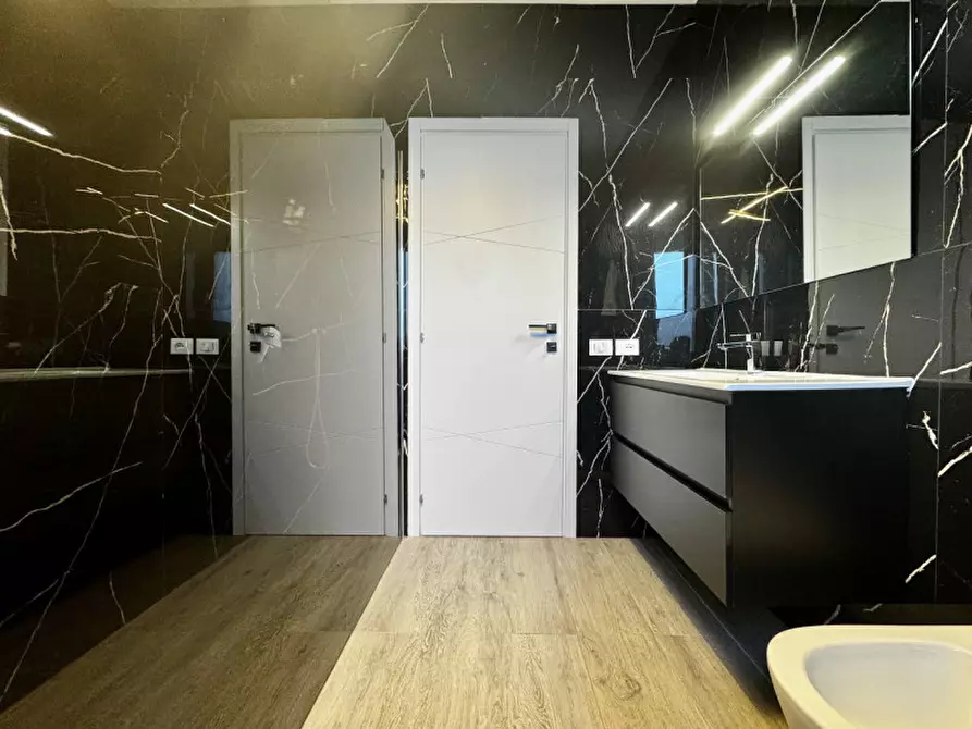 Immagine 15 di Appartamento in vendita  in Via Meucci 8 a Schio