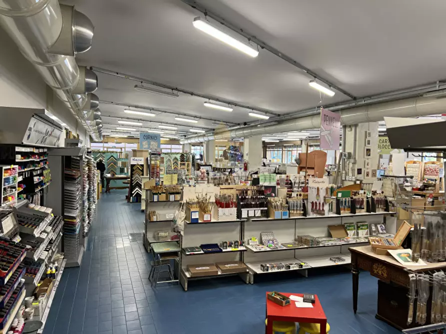 Immagine 1 di Negozio in vendita  in Abano Terme a Abano Terme