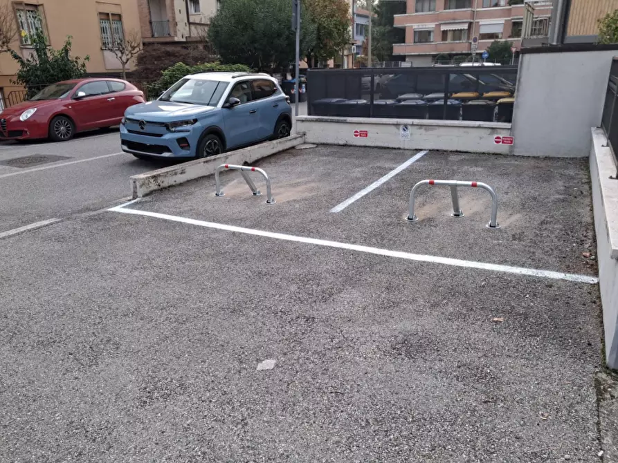 Immagine 2 di Posto auto in affitto  a Padova