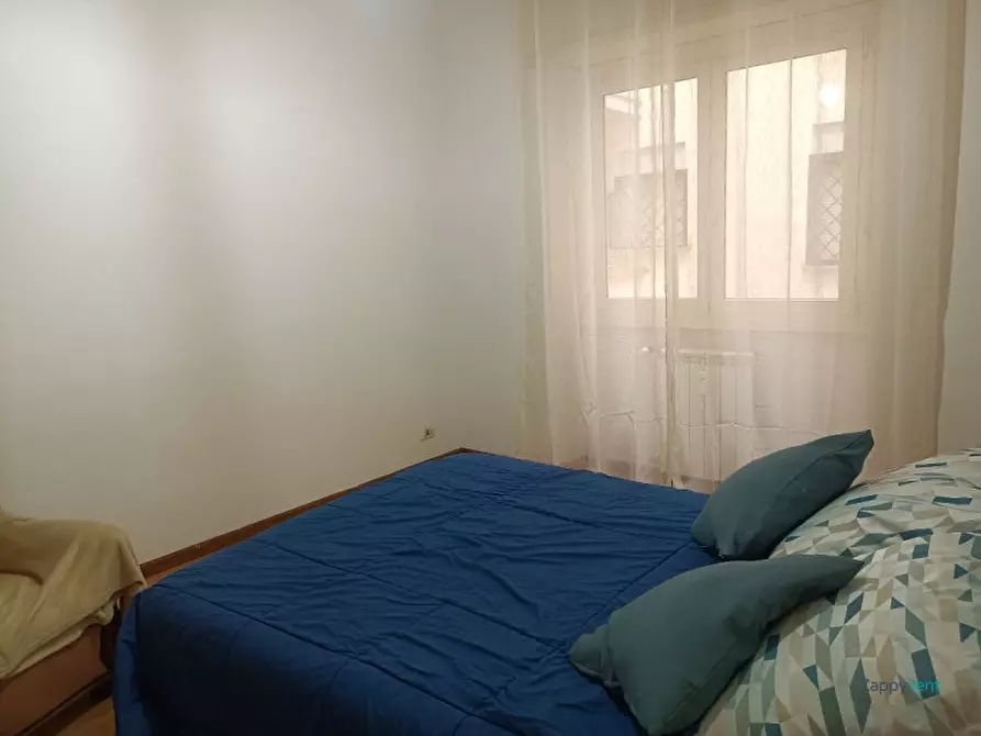 Immagine 9 di Appartamento in affitto  in Via delle Gondole a Roma