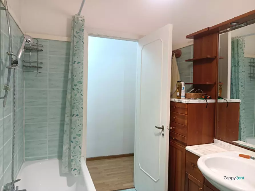 Immagine 12 di Appartamento in affitto  in Via delle Gondole a Roma