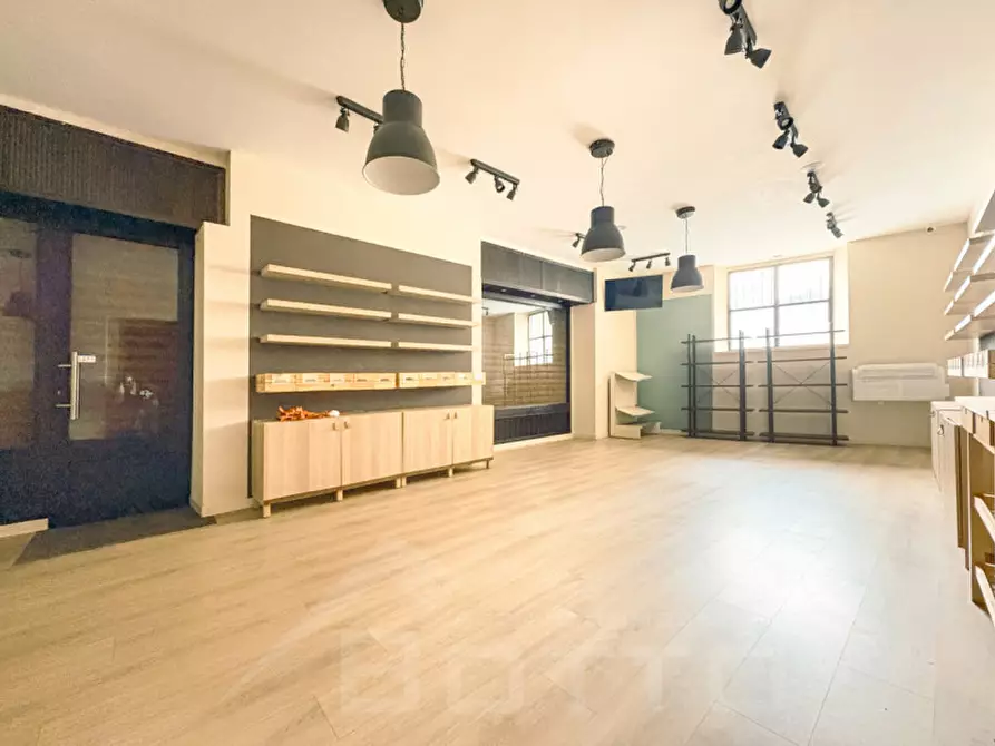 Immagine 4 di Negozio in vendita  in VIA ROMA 6 a Grignasco