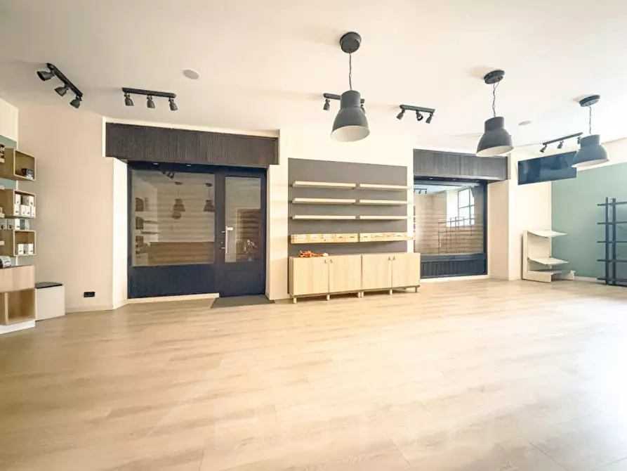 Immagine 6 di Negozio in vendita  in VIA ROMA 6 a Grignasco