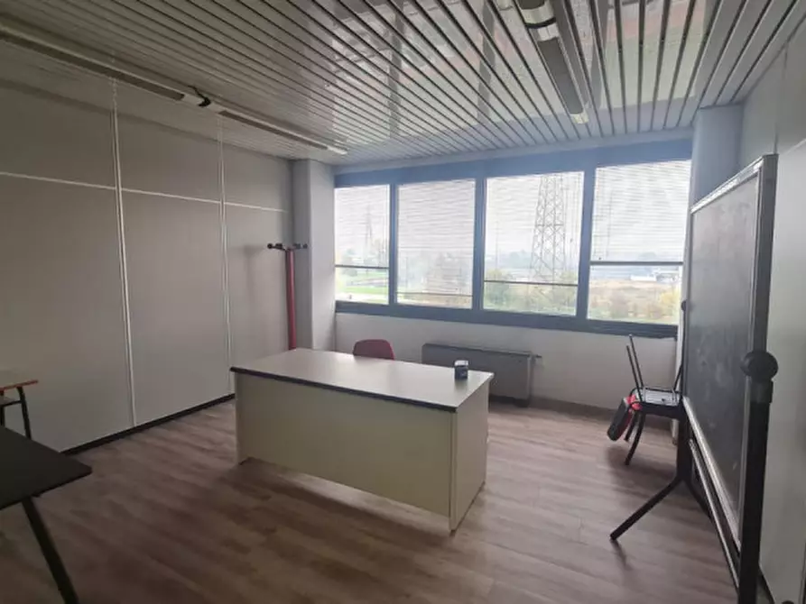 Immagine 3 di Ufficio in affitto  in Via IV Novembre a Settimo Milanese