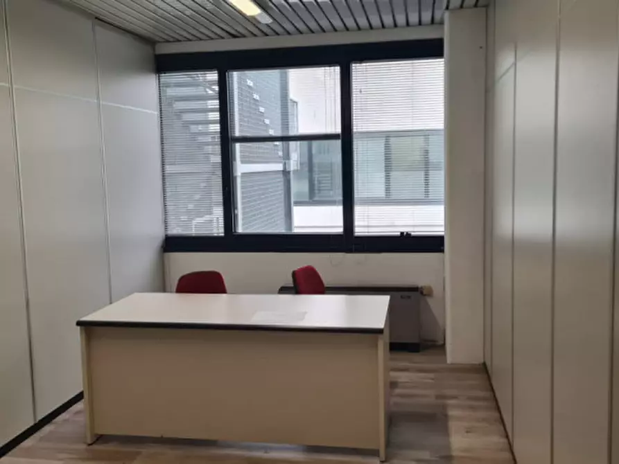 Immagine 4 di Ufficio in affitto  in Via IV Novembre a Settimo Milanese