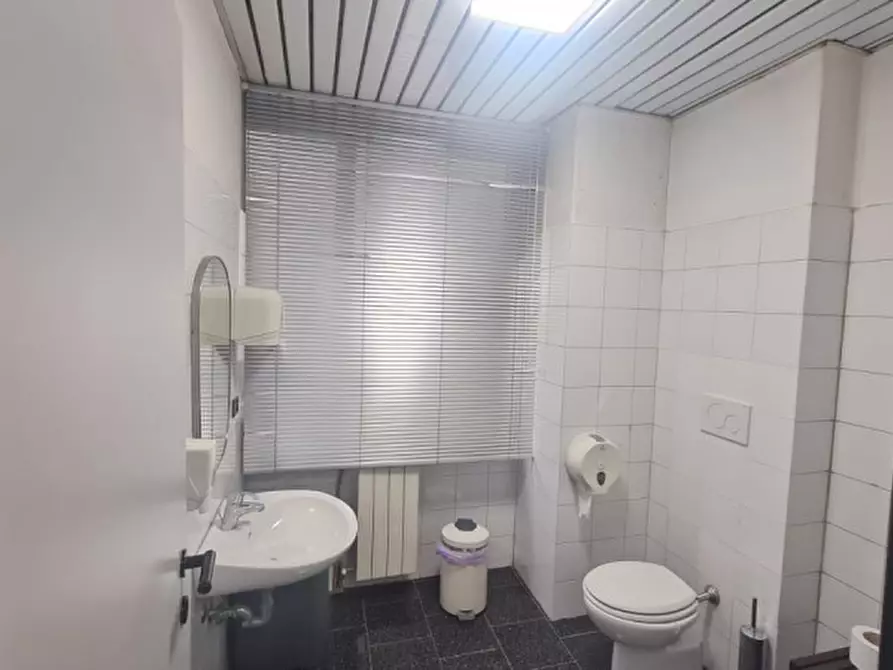 Immagine 6 di Ufficio in affitto  in Via IV Novembre a Settimo Milanese