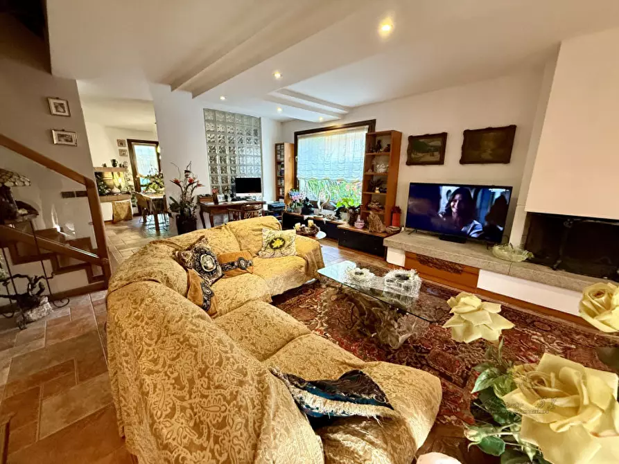 Immagine 5 di Villetta a schiera in vendita  in Via Asti, 23 a Lignano Sabbiadoro