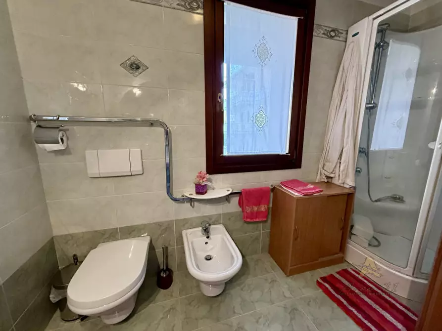 Immagine 20 di Villetta a schiera in vendita  in Via Asti, 23 a Lignano Sabbiadoro