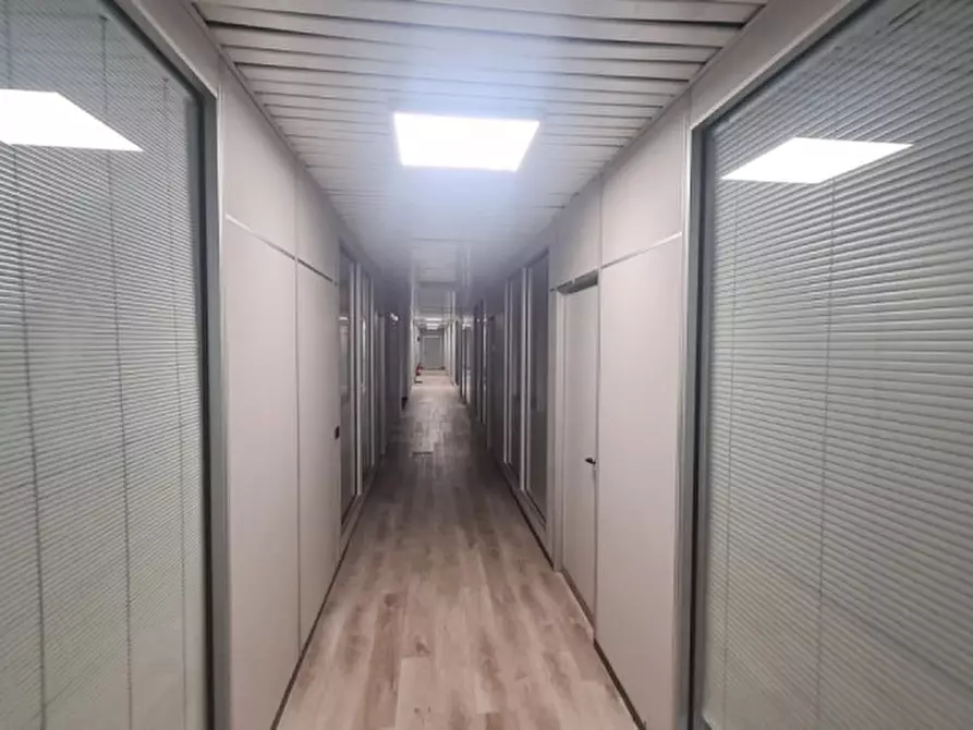 Immagine 2 di Ufficio in affitto  in Via IV Novembre a Settimo Milanese