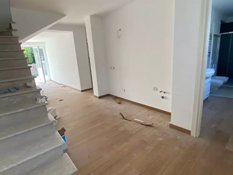 Immagine 12 di Casa bifamiliare in vendita  in via dell'unità d'italia a Montepaone