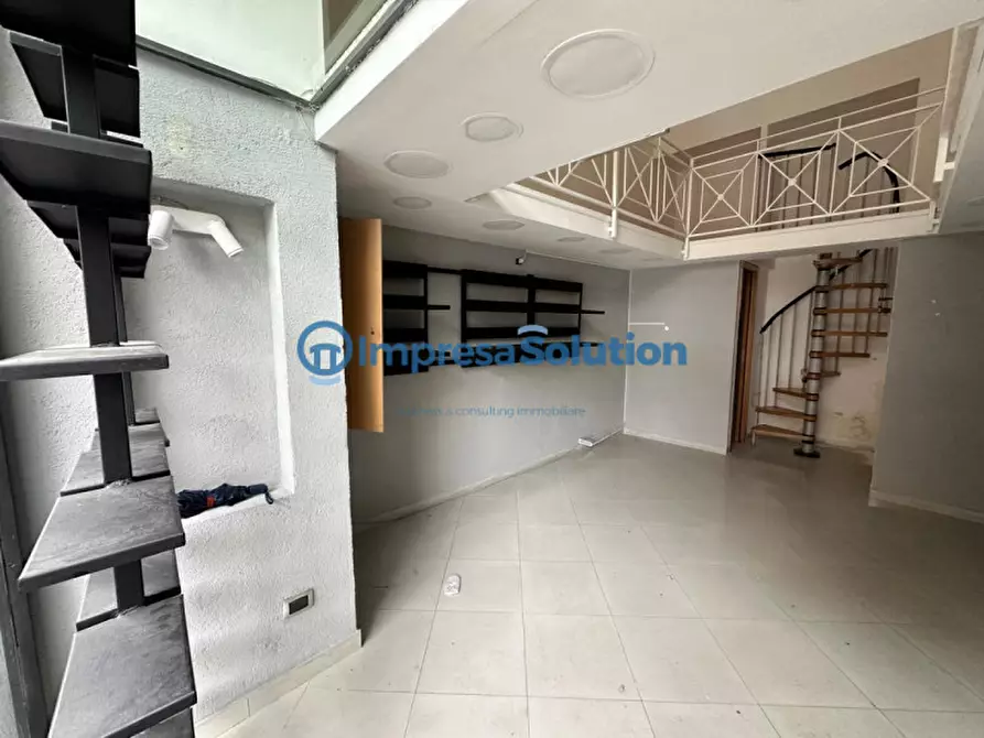 Immagine 8 di Negozio in vendita  in Corso Giuseppe Garibaldi a Napoli