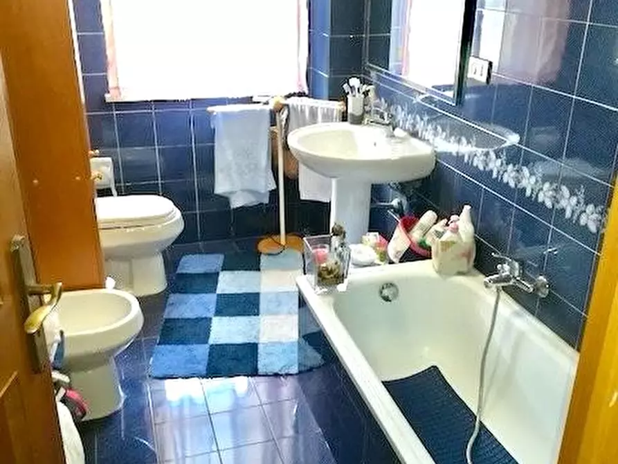 Immagine 4 di Appartamento in vendita  in VIA VILLA GIOCOSA a Palermo