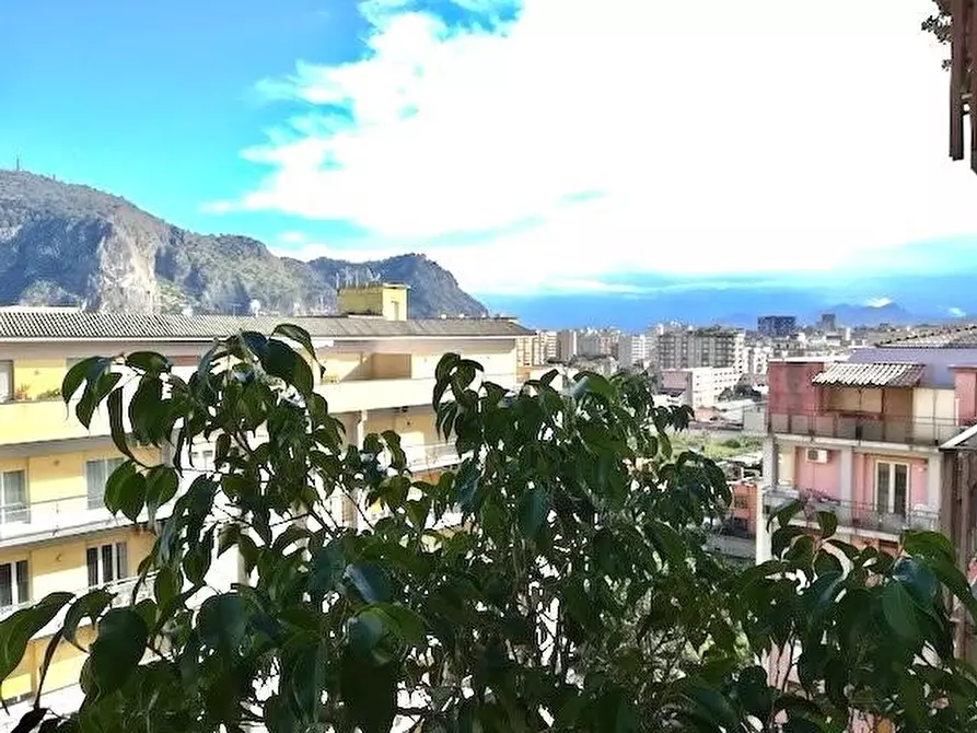 Immagine 11 di Appartamento in vendita  in VIA VILLA GIOCOSA a Palermo