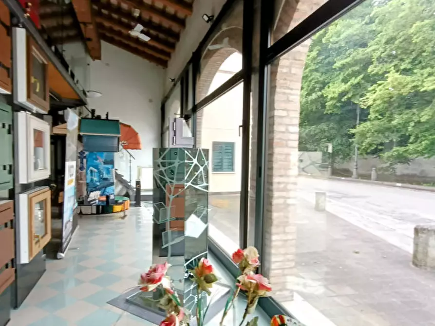 Immagine 1 di Negozio in vendita  a Mira