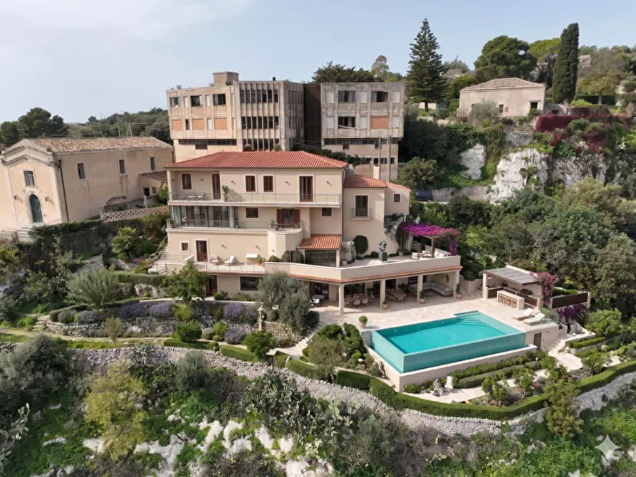 Immagine 2 di Casa indipendente in vendita  in via mantegna idria a Modica
