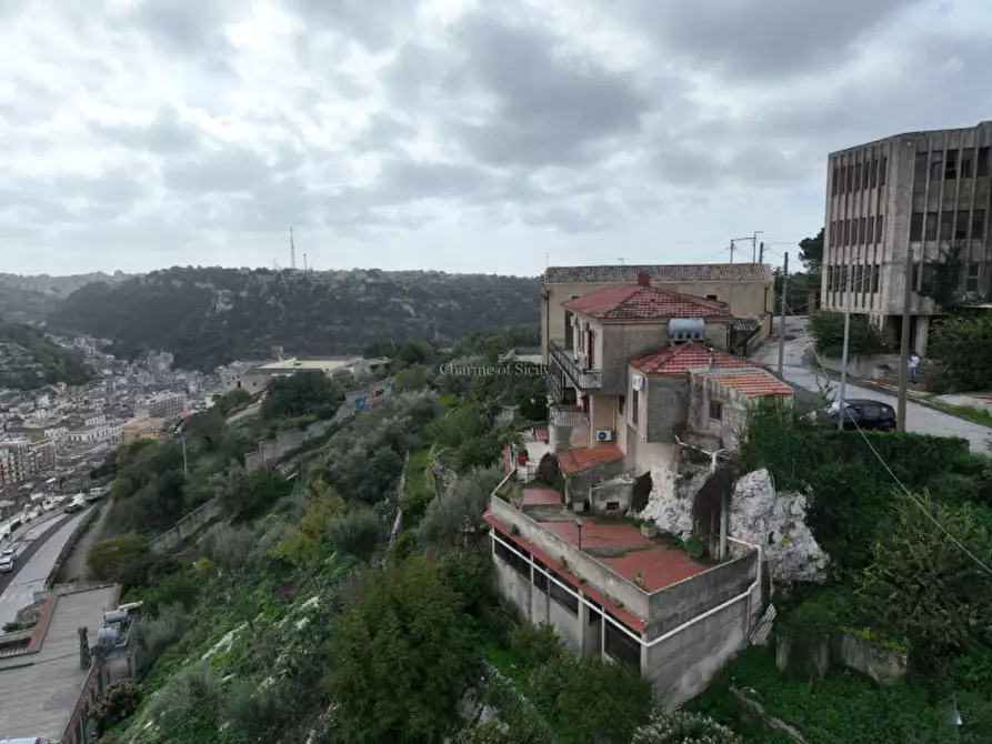 Immagine 43 di Casa indipendente in vendita  in via mantegna idria a Modica