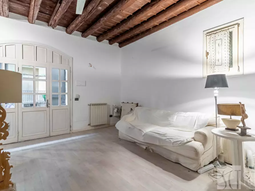 Immagine 1 di Loft/Open space in vendita  in Alzaia Naviglio Grande, 46 a Milano
