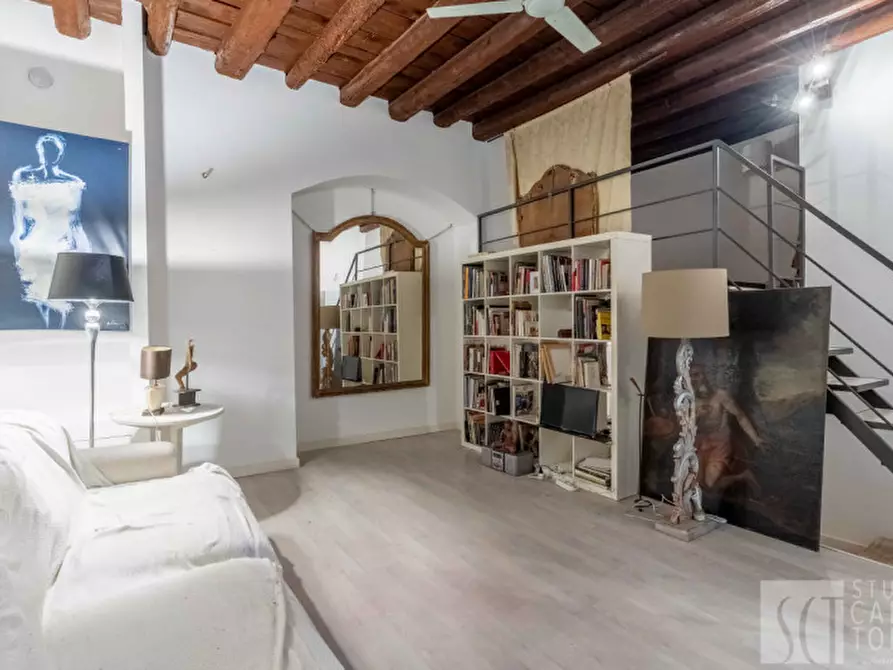Immagine 5 di Loft/Open space in vendita  in Alzaia Naviglio Grande, 46 a Milano