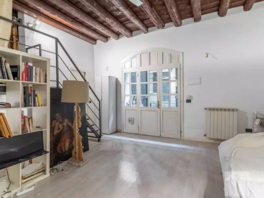 Immagine 7 di Loft/Open space in vendita  in Alzaia Naviglio Grande, 46 a Milano