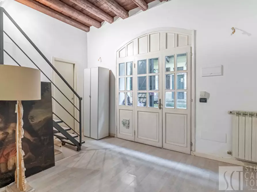 Immagine 8 di Loft/Open space in vendita  in Alzaia Naviglio Grande, 46 a Milano